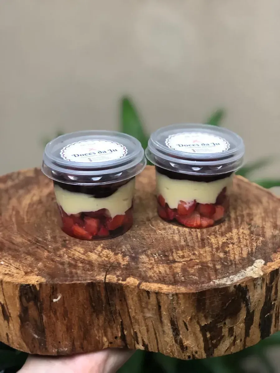 Bombom de morango  - Jú Peixoto Doceria